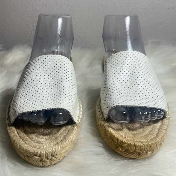 J. Crew Valencia Perforated Leather Slides White Size 9 - Picture 3 of 9